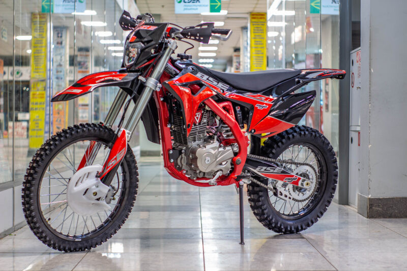 BSE Z11 Red Black (020)