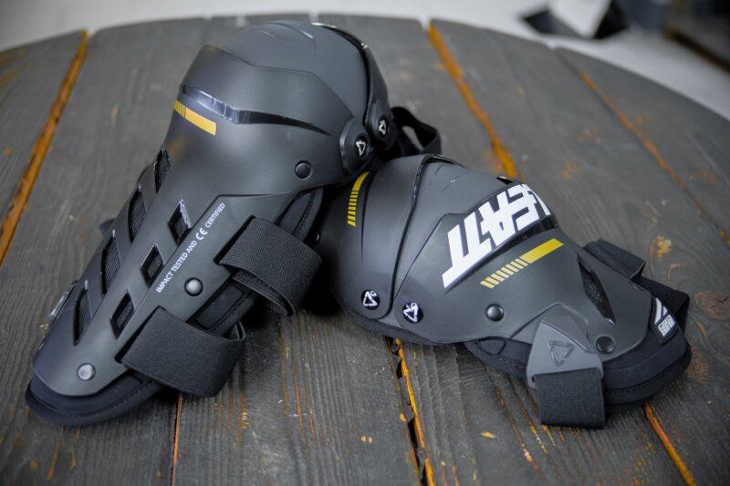 Защита коленей Leatt Dual Axis Blk